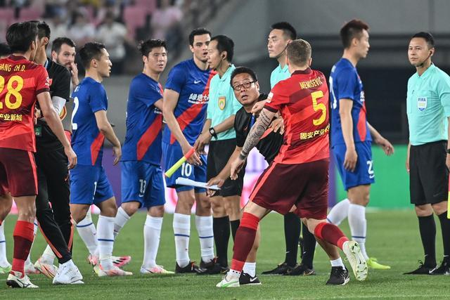 亚运会男足半决赛：中国队遗憾不敌韩国